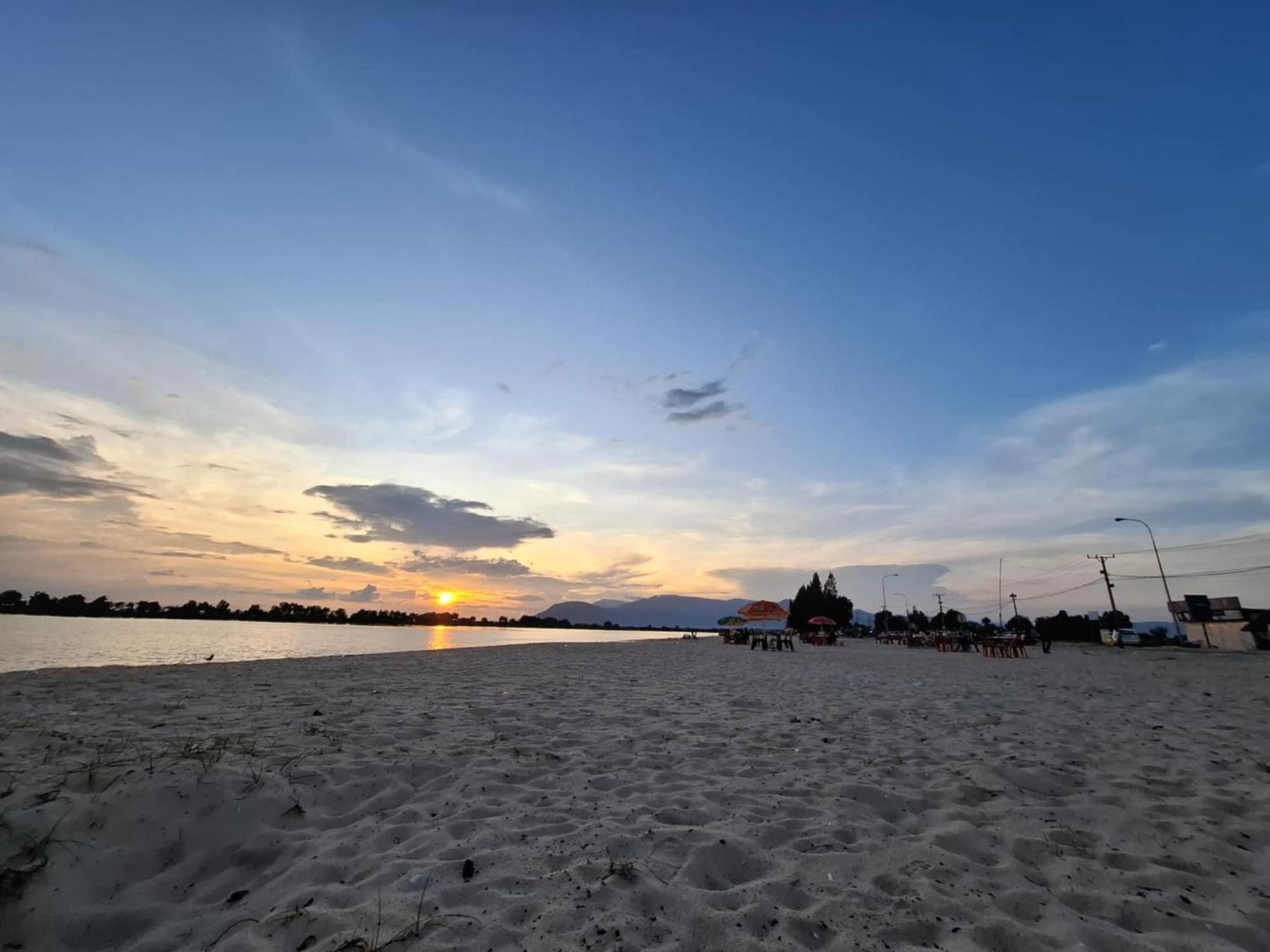 La Plage De Kampot By Lee & Hap Guest House מראה חיצוני תמונה